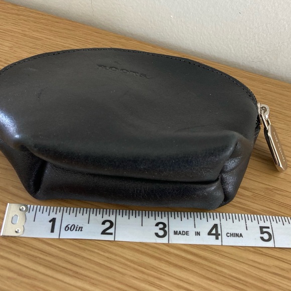 Roots Black Cosmetic Bag - Picture 5 of 7